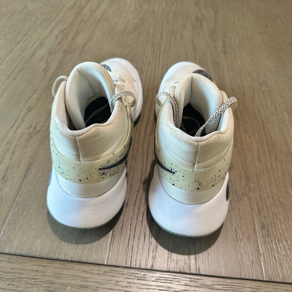 Nike KD Trey 5 Basketball Shoes Size 9.5 Cream Black - Picture 4 of 11